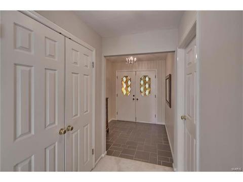 542 Meadow Bridge Dr, Ballwin, MO 63011 photo 3