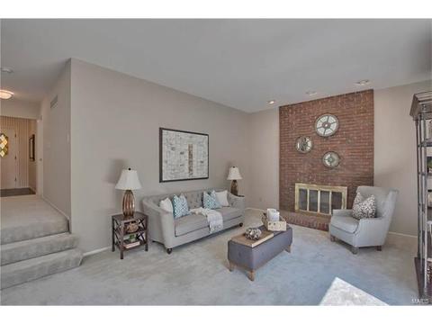 542 Meadow Bridge Dr, Ballwin, MO 63011 photo 9