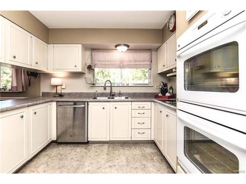 305 Baxter Rd, Ballwin, MO 63011 photo 13