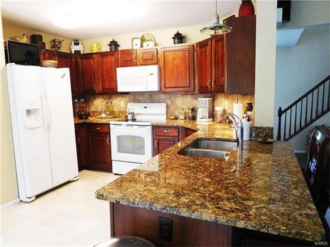1155 Richland Mdws, Ballwin, MO 63021 photo 9