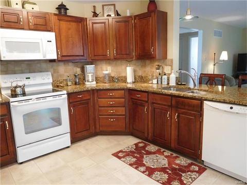 1155 Richland Mdws, Ballwin, MO 63021 photo 10
