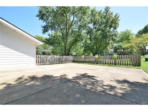 372 Greenmore Dr, Ballwin, MO 63011 photo 30