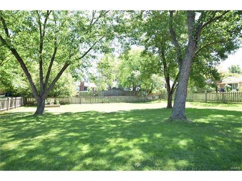 372 Greenmore Dr, Ballwin, MO 63011 photo 3
