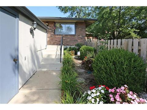 998 Claygate Ct, Ballwin, MO 63021 photo 2