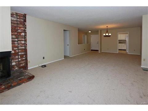 998 Claygate Ct, Ballwin, MO 63021 photo 5