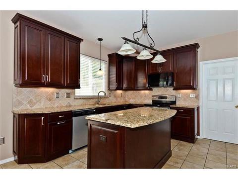 437 Buckhurst Dr, Ballwin, MO 63021 photo 2