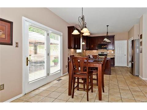 437 Buckhurst Dr, Ballwin, MO 63021 photo 12