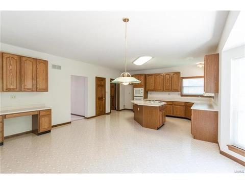 843 Whitmoor Dr, Weldon Spring, MO 63304 photo 5