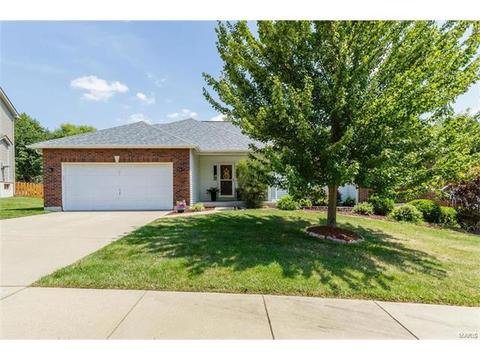 1877 Summitview Dr, Saint Charles, MO 63303 photo 1