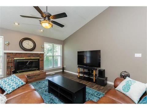 1877 Summitview Dr, Saint Charles, MO 63303 photo 9