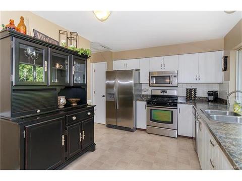 634 Turfwood, Ballwin, MO 63021 photo 9