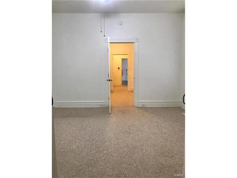 4434 S Compton Ave, Saint Louis, MO 63111 photo 9