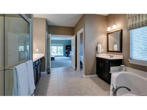1208 Parkway Meadow Ct, Ballwin, MO 63021 photo 21