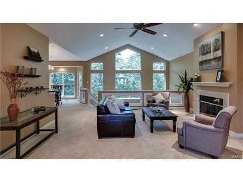 1208 Parkway Meadow Ct, Ballwin, MO 63021 photo 3