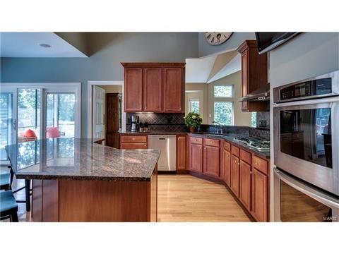 1208 Parkway Meadow Ct, Ballwin, MO 63021 photo 11