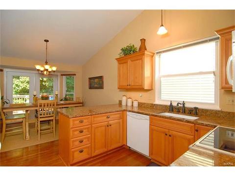 569 Wetherby Ter, Ballwin, MO 63021 photo 16