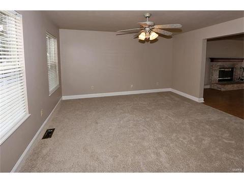 1184 Warm Winds Dr, O'fallon, MO 63366 photo 4