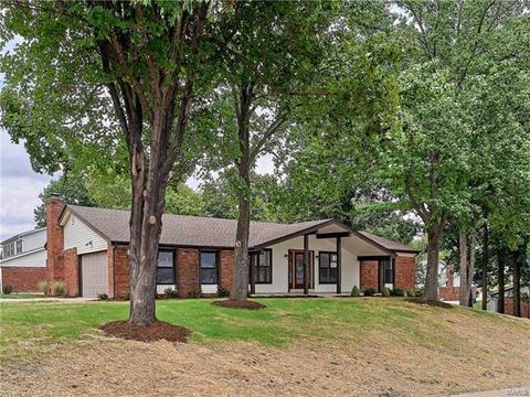 85 Breezeview Dr, Ballwin, MO 63021 photo 1