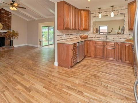 85 Breezeview Dr, Ballwin, MO 63021 photo 10