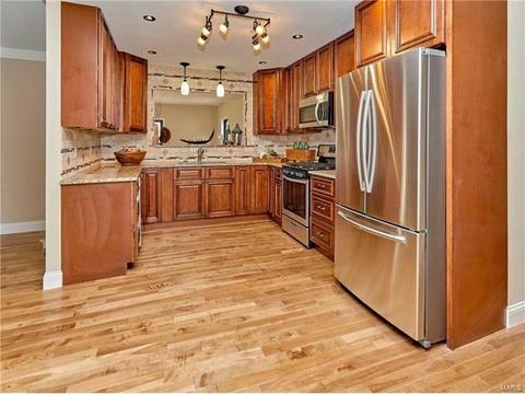 85 Breezeview Dr, Ballwin, MO 63021 photo 9
