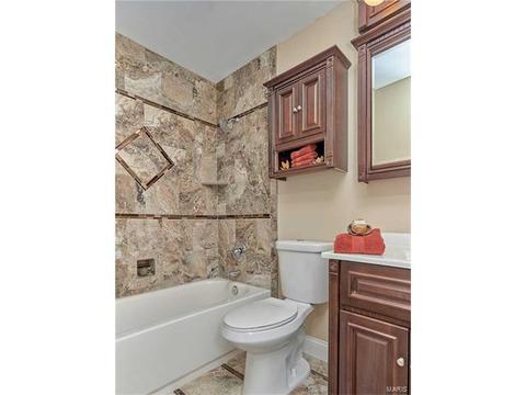 85 Breezeview Dr, Ballwin, MO 63021 photo 21