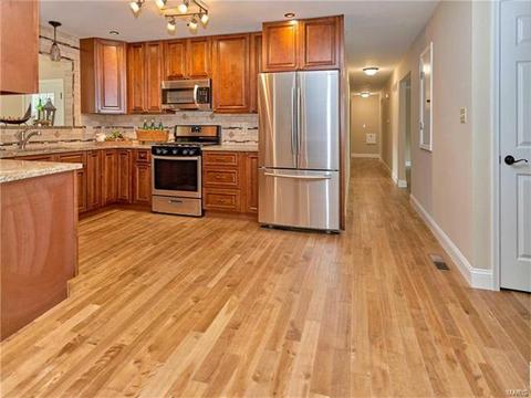 85 Breezeview Dr, Ballwin, MO 63021 photo 8