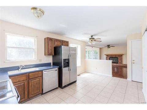 488 Tumulty Dr, Ballwin, MO 63021 photo 8