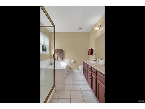 1020 Oak Gln, Ballwin, MO 63021 photo 20