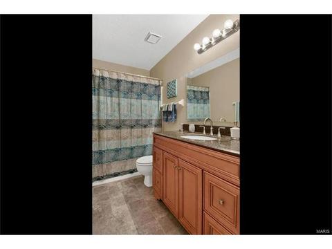 1020 Oak Gln, Ballwin, MO 63021 photo 25