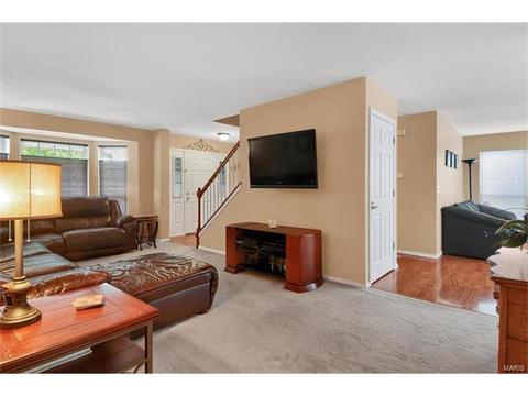 1020 Oak Gln, Ballwin, MO 63021 photo 5