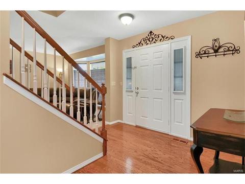 1020 Oak Gln, Ballwin, MO 63021 photo 3