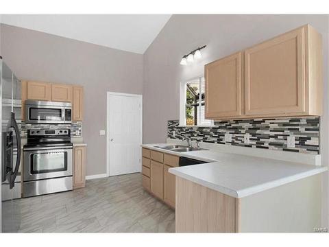 4 Oxview Ct, O'fallon, MO 63368 photo 3