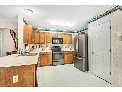 501 Steepleton, Ballwin, MO 63021 photo 7