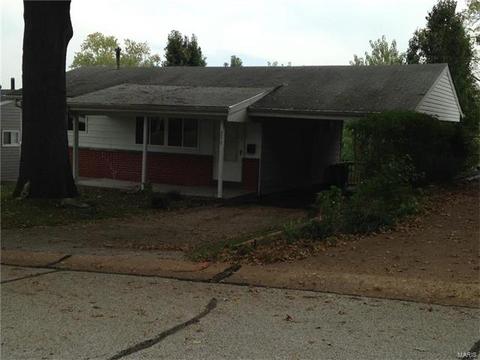 208 Solley Dr, Ballwin, MO 63021 photo 2