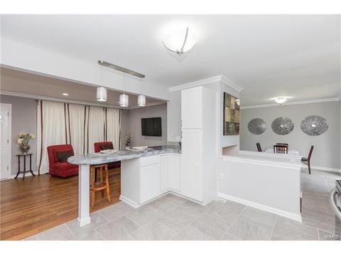 9515 Huron, Saint Louis, MO 63132 photo 2