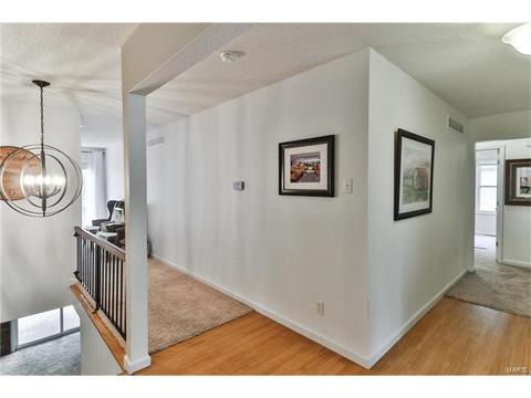 7 Nicolet Dr, Manchester, MO 63011 photo 9