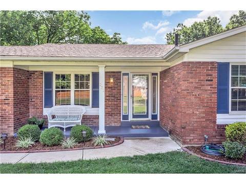 231 Ranchmoor Trl, Ellisville, MO 63011 photo 2
