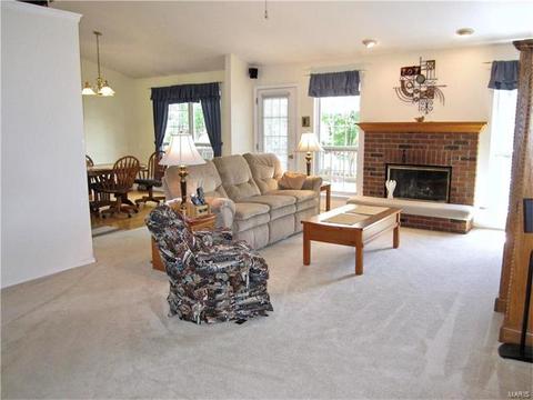 13104 Barrett Meadows Dr, Ballwin, MO 63021 photo 4