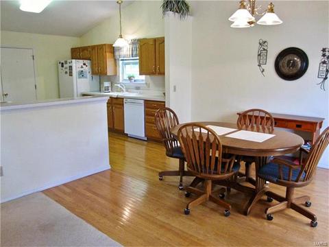 13104 Barrett Meadows Dr, Ballwin, MO 63021 photo 9