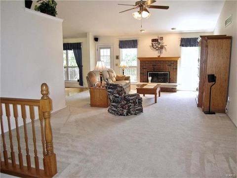 13104 Barrett Meadows Dr, Ballwin, MO 63021 photo 3