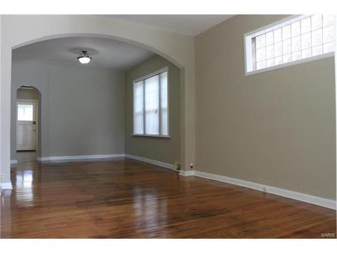 2815 Osage St, Saint Louis, MO 63118 photo 4