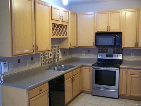 405 Covered Bridge Ln, O'fallon, MO 63368 photo 3