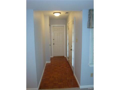 1008 Claytonbrook Dr, Ballwin, MO 63011 photo 2