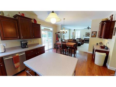 660 Ashmont Dr, Saint Louis, MO 63132 photo 6