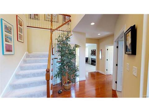 660 Ashmont Dr, Saint Louis, MO 63132 photo 9