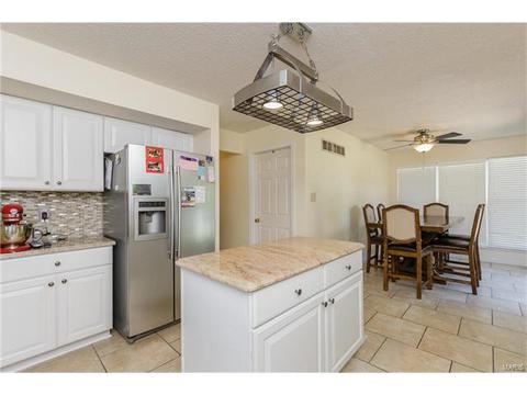 1938 Hedge Dr, O'fallon, MO 63366 photo 7