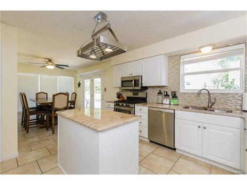 1938 Hedge Dr, O'fallon, MO 63366 photo 6