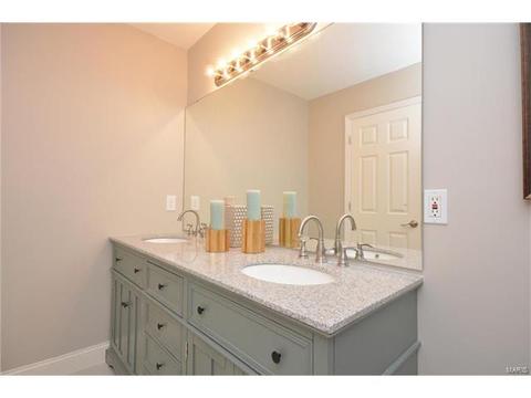 489 Melanie Mdws, Ballwin, MO 63021 photo 16