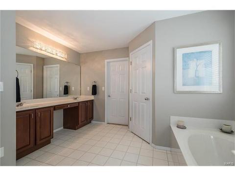 1237 Arbor Bluff Cir, Ballwin, MO 63021 photo 23