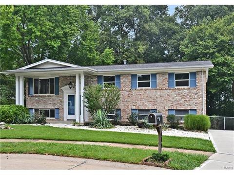 384 Crestbury Dr, Ballwin, MO 63011 photo 1